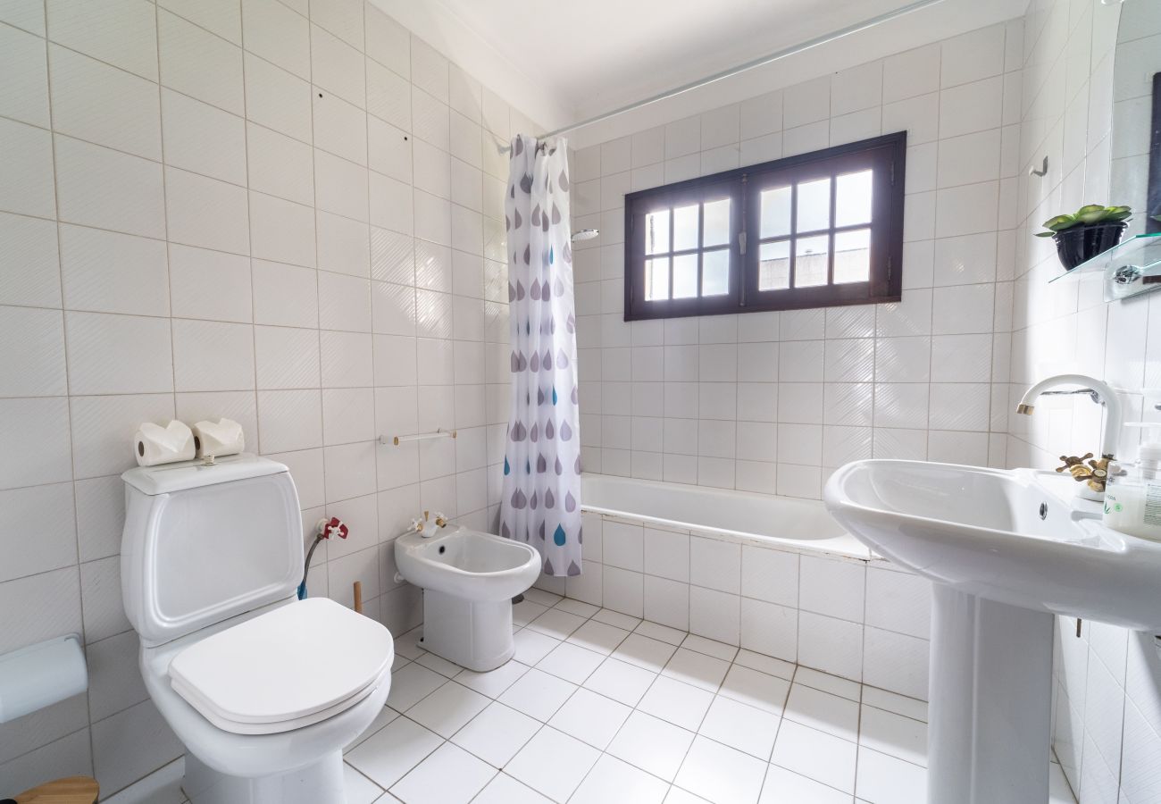 Casa em Viana do Castelo - Amorosa Villa, 500m from the beach by House and People