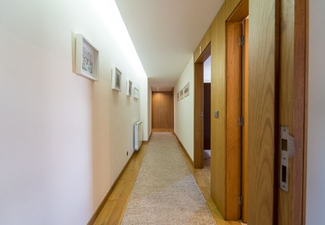 Apartamento em Braga - Alameda Ribeiro - T4 no centro histórico - Braga Apartamento em Braga - Alameda Ribeiro - T4 no centro histórico - Braga