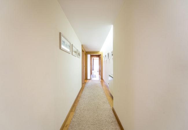 Apartamento em Braga - Alameda Ribeiro - T4 no centro histórico - Braga Apartamento em Braga - Alameda Ribeiro - T4 no centro histórico - Braga