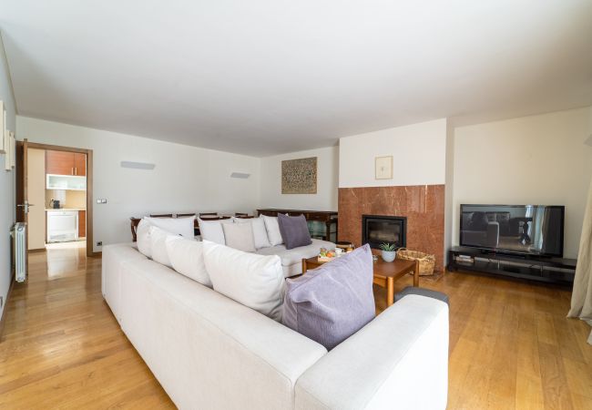 Apartamento em Braga - Alameda Ribeiro - T4 no centro histórico - Braga Apartamento em Braga - Alameda Ribeiro - T4 no centro histórico - Braga