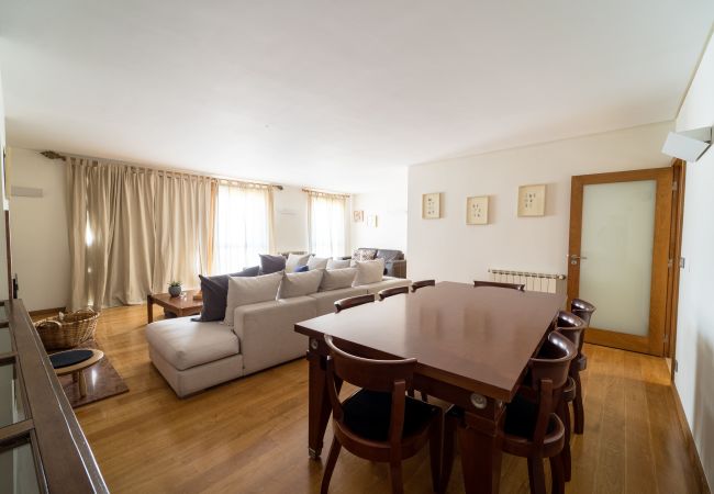 Apartamento em Braga - Alameda Ribeiro - T4 no centro histórico - Braga Apartamento em Braga - Alameda Ribeiro - T4 no centro histórico - Braga
