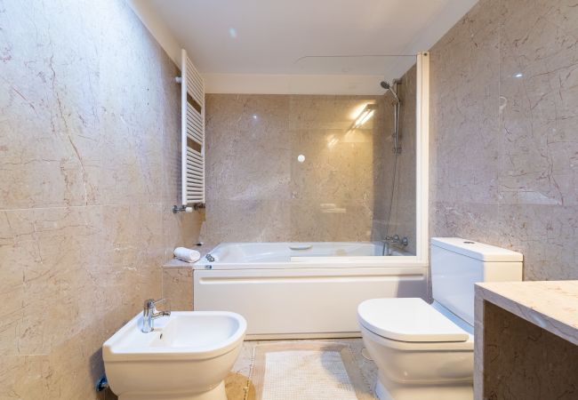 Apartamento em Braga - Alameda Ribeiro - T4 no centro histórico - Braga Apartamento em Braga - Alameda Ribeiro - T4 no centro histórico - Braga