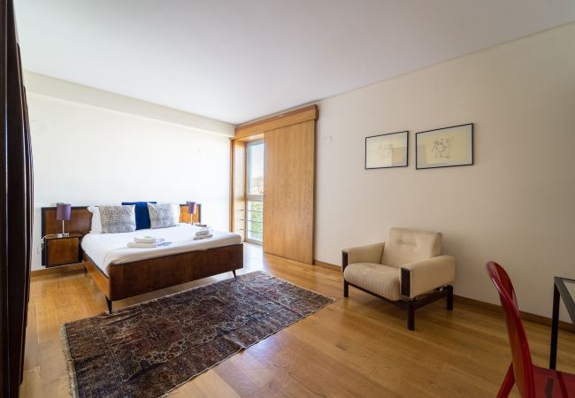 Apartamento em Braga - Alameda Ribeiro - T4 no centro histórico - Braga Apartamento em Braga - Alameda Ribeiro - T4 no centro histórico - Braga