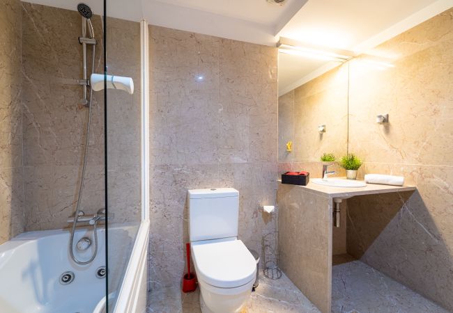 Apartamento em Braga - Alameda Ribeiro - T4 no centro histórico - Braga Apartamento em Braga - Alameda Ribeiro - T4 no centro histórico - Braga