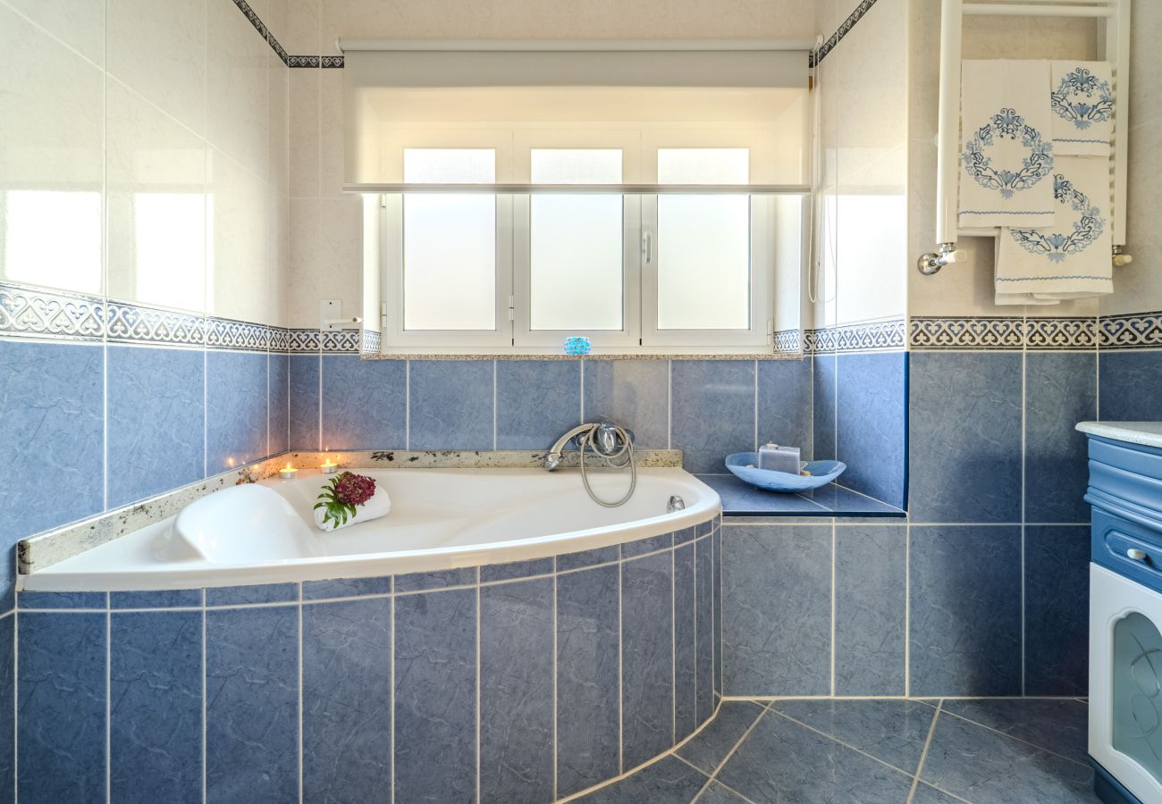 Casa em Carapeços - Casa Ar-Belo by House and People 