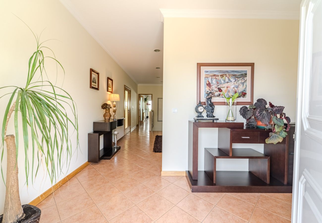 Casa em Carapeços - Casa Ar-Belo by House and People 