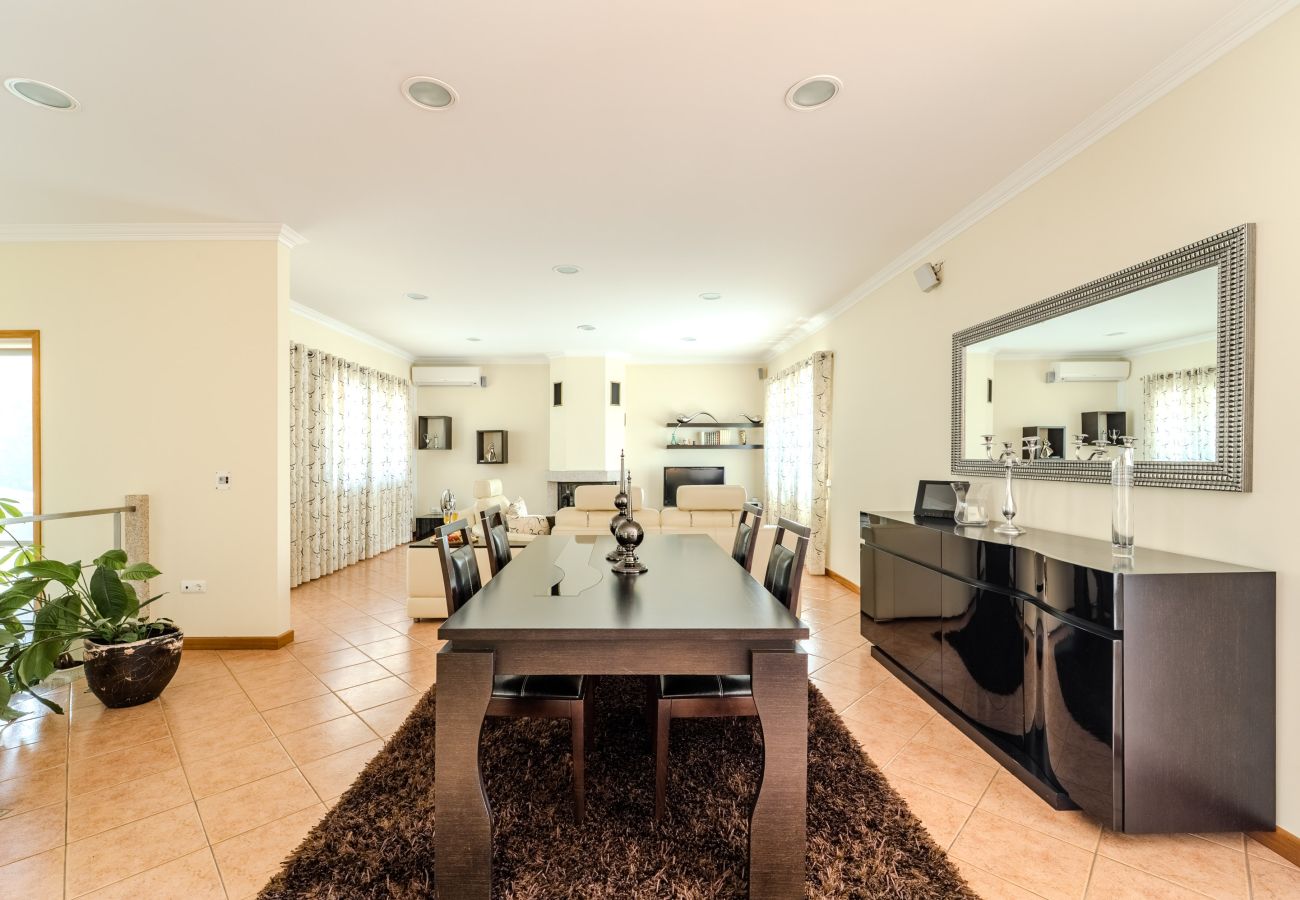 Casa em Carapeços - Casa Ar-Belo by House and People 