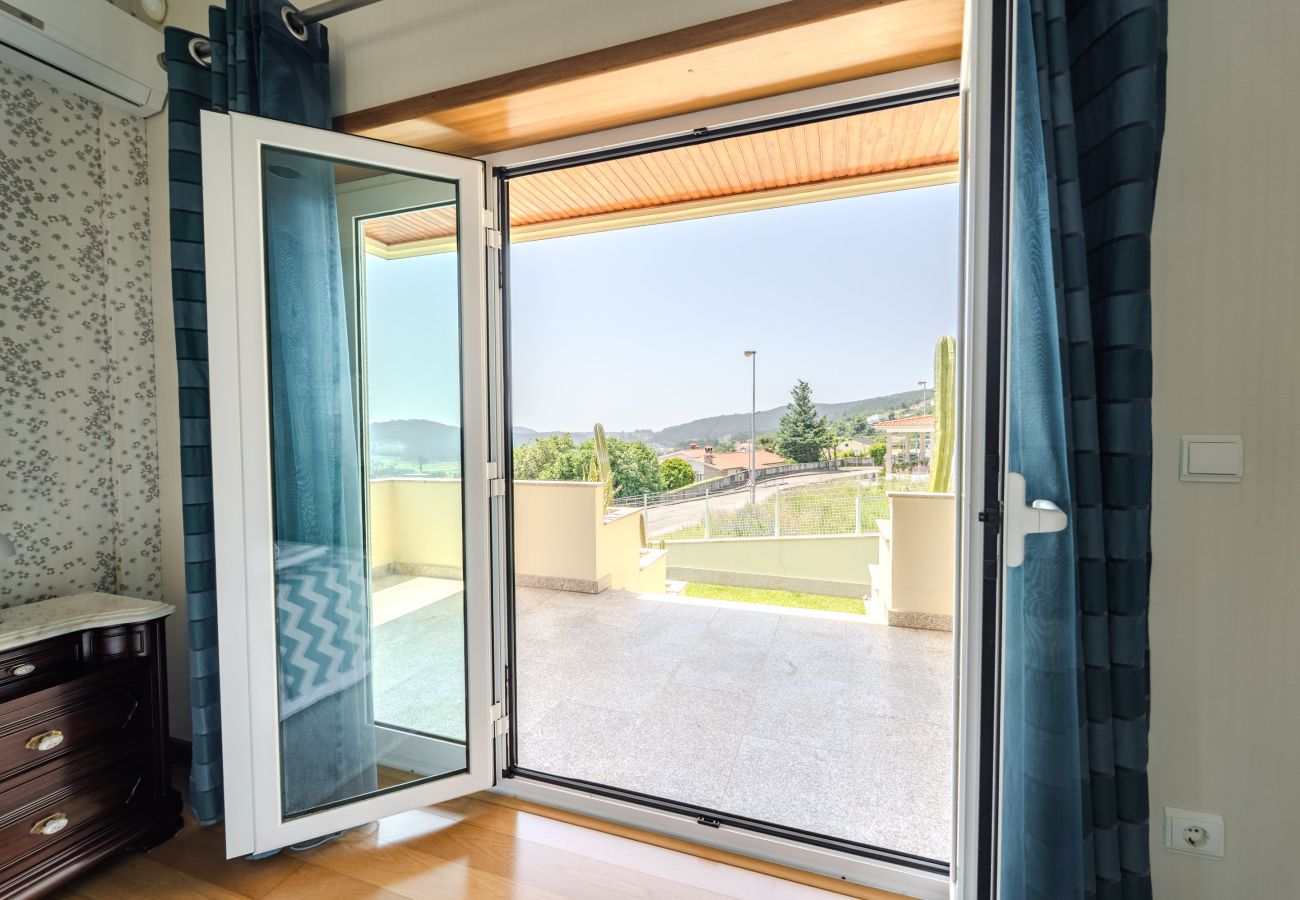 Casa em Carapeços - Casa Ar-Belo by House and People 