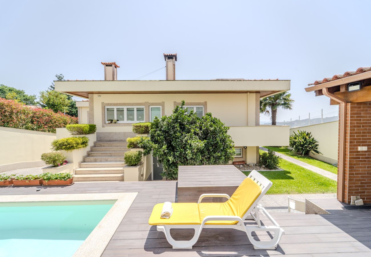 Casa em Carapeços - Casa Ar-Belo by House and People 