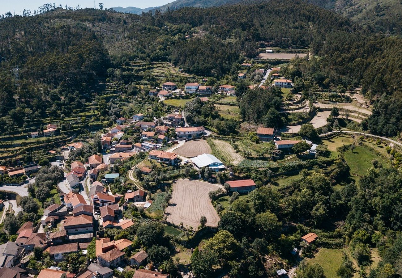 Casa em Valdosende - Quinta d' Azenha by House and People