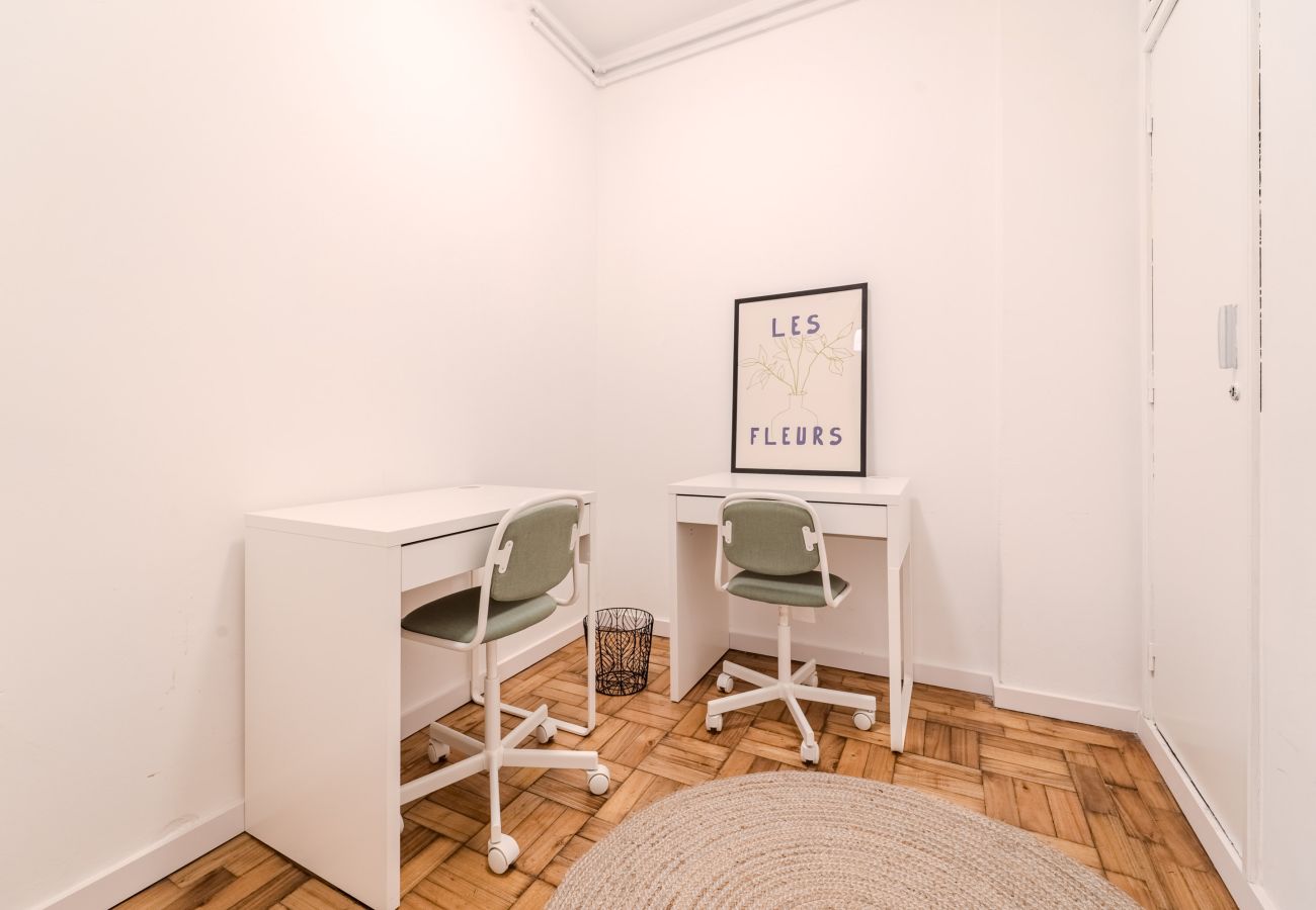 Apartamento em Braga - El&amp;amp;amp;amp;amp;iacute;sio&amp;amp;amp;amp;amp;#039;s Urban Apartment by House and People 