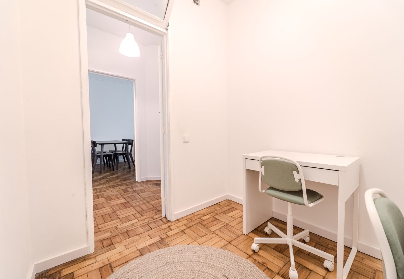 Apartamento em Braga - El&amp;amp;amp;amp;amp;iacute;sio&amp;amp;amp;amp;amp;#039;s Urban Apartment by House and People 