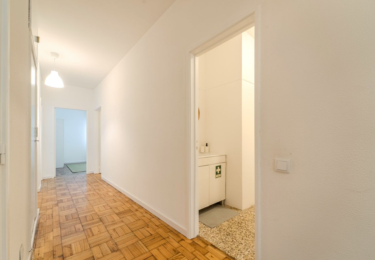 Apartamento em Braga - El&amp;amp;amp;amp;amp;iacute;sio&amp;amp;amp;amp;amp;#039;s Urban Apartment by House and People 