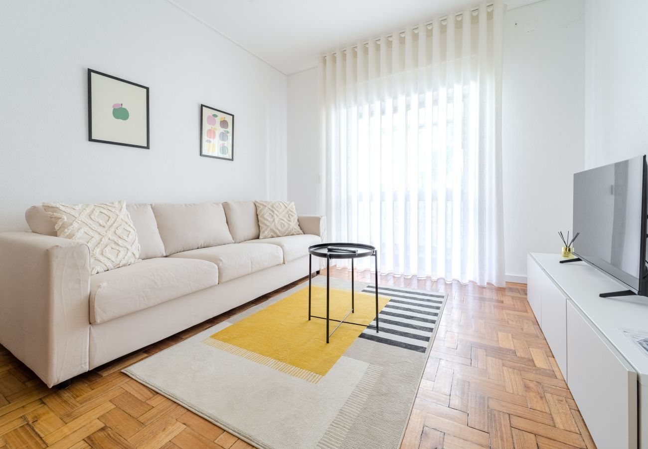 Apartamento em Braga - El&amp;amp;amp;amp;amp;iacute;sio&amp;amp;amp;amp;amp;#039;s Urban Apartment by House and People 