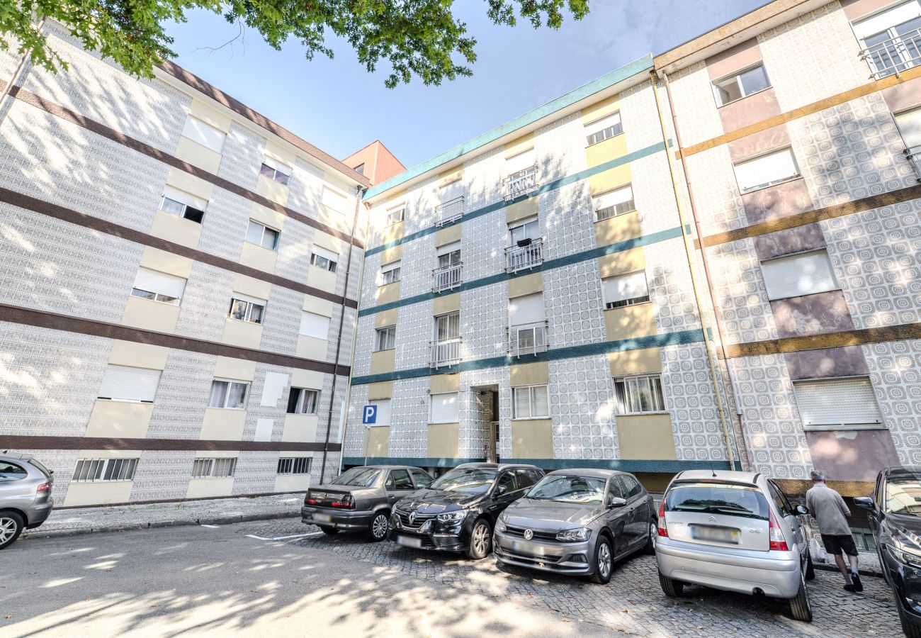Apartamento em Braga - El&amp;amp;amp;amp;amp;iacute;sio&amp;amp;amp;amp;amp;#039;s Urban Apartment by House and People 