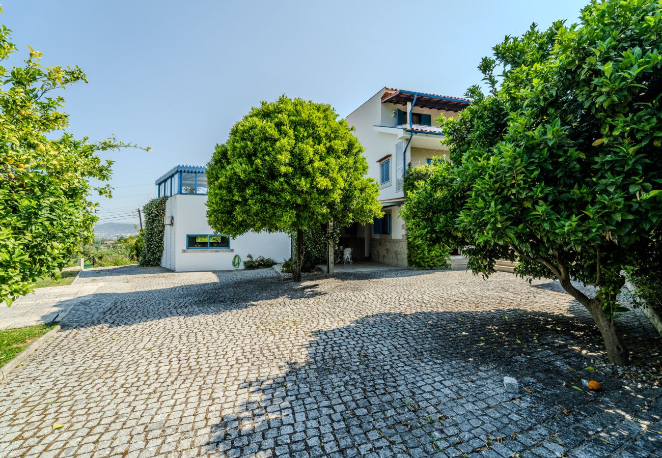 Casa em Santa Lucrécia de Algeriz - Casa da Teresa by House and People