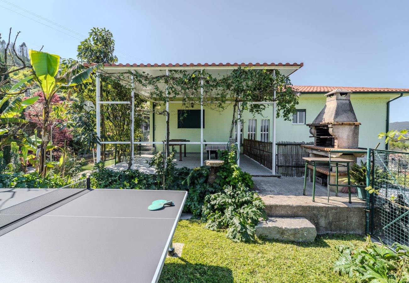 House in Guimarães - Gondomar Guimarães - Moradia V3 com piscina natural by House and People