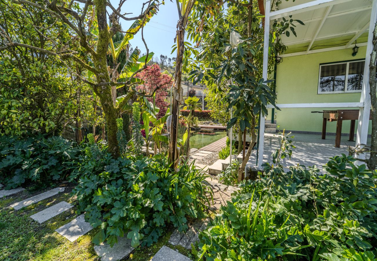 House in Guimarães - Gondomar Guimarães - Moradia V3 com piscina natural by House and People