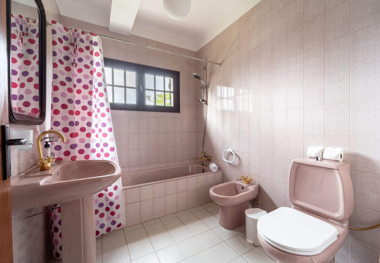 House in Viana do Castelo - Amorosa Villa, 500m from the beach by House and People