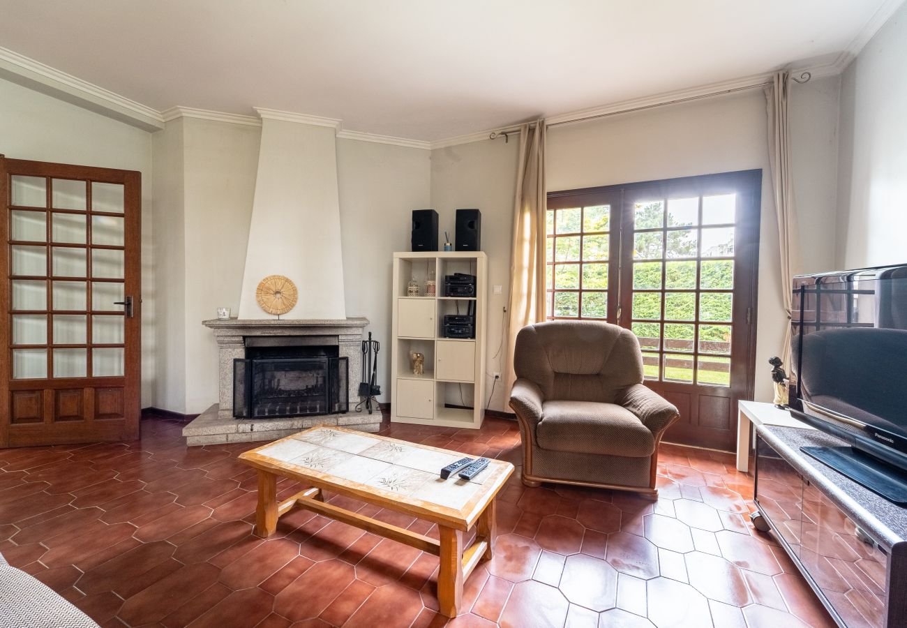 House in Viana do Castelo - Amorosa Villa, 500m from the beach by House and People