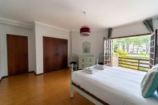 House in Viana do Castelo - Amorosa Villa, 500m from the beach by House and People