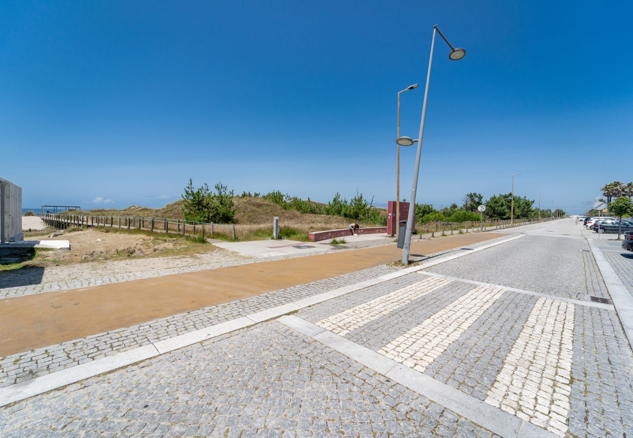 Apartment in Viana do Castelo - Beach Flat by House and People