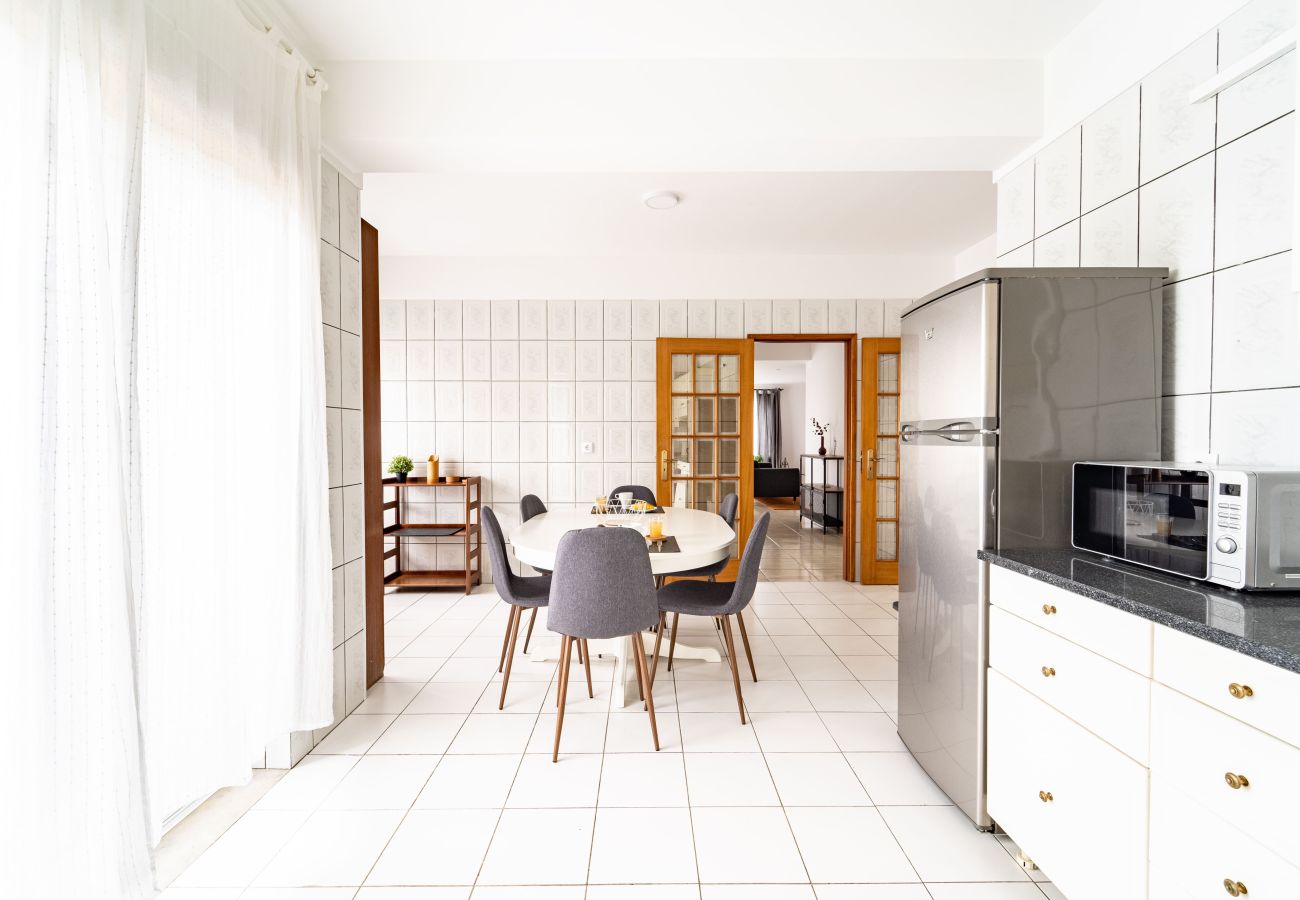 Apartment in Braga - Flat Armada II - Apartamento T5 junto ao BragaParque