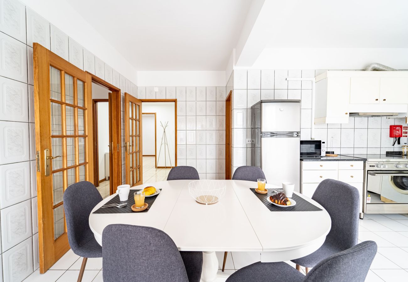 Apartment in Braga - Flat Armada II - Apartamento T5 junto ao BragaParque