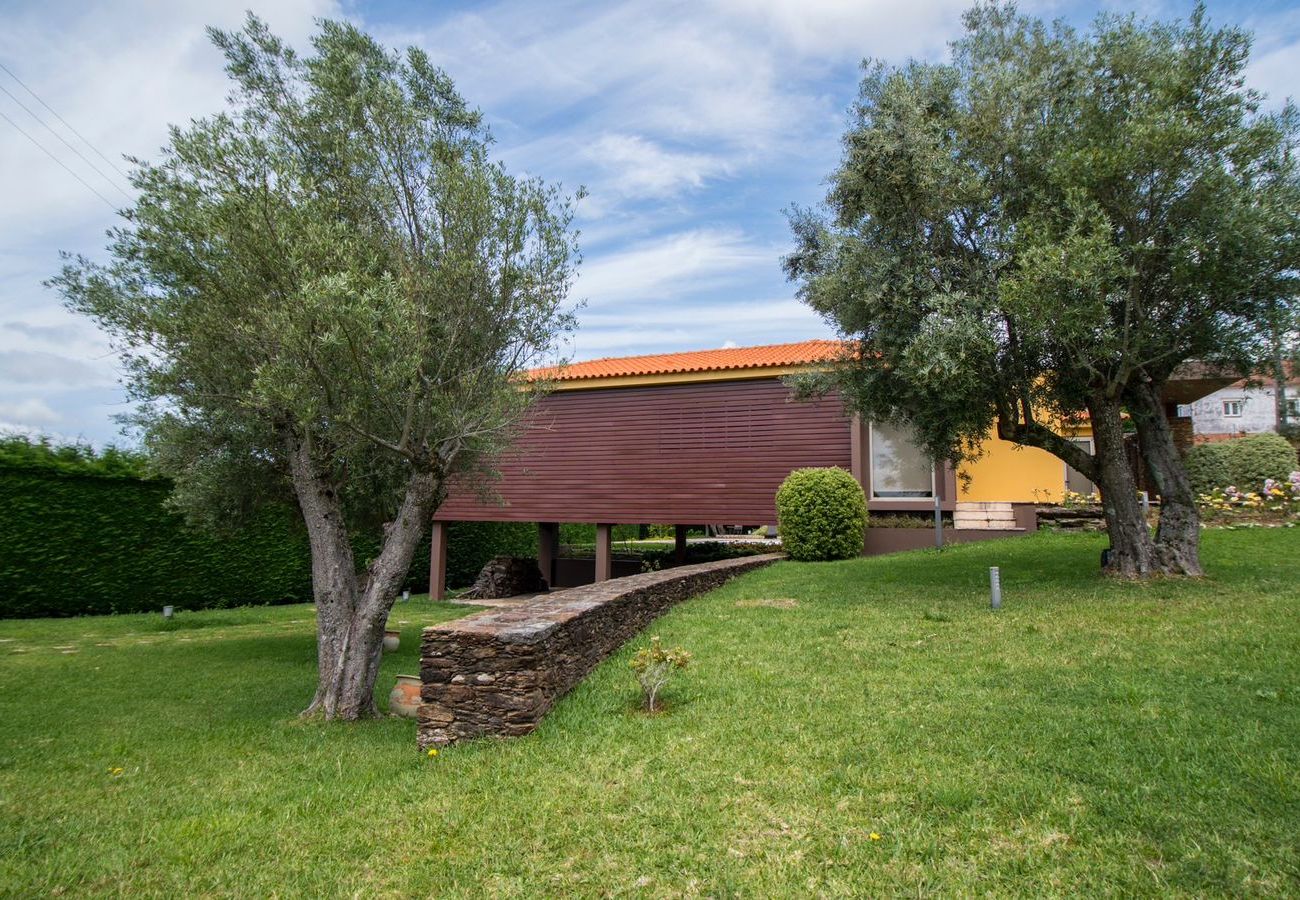 House in Caminha - Casa Campo da Eira by House and People