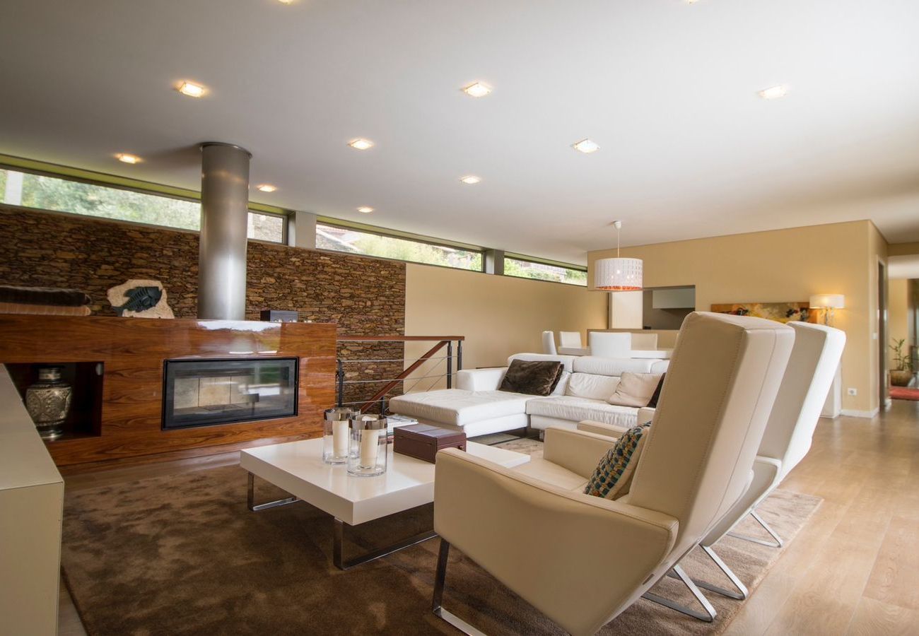 House in Caminha - Casa Campo da Eira by House and People