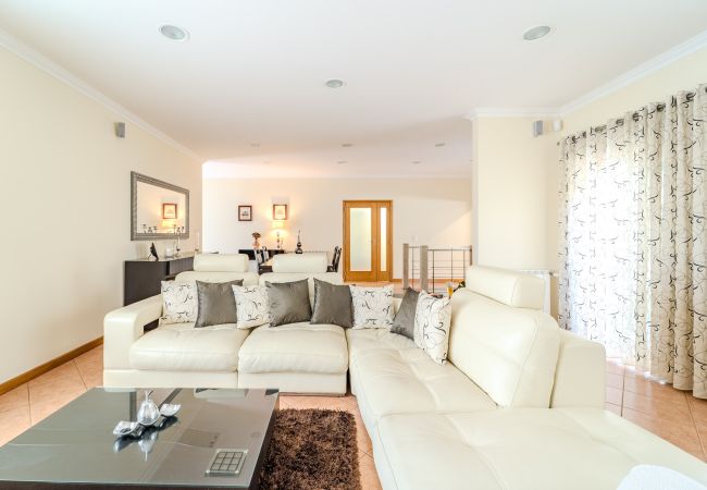 House in Carapeços - Casa Ar-Belo by House and People  House in Carapeços - Casa Ar-Belo by House and People