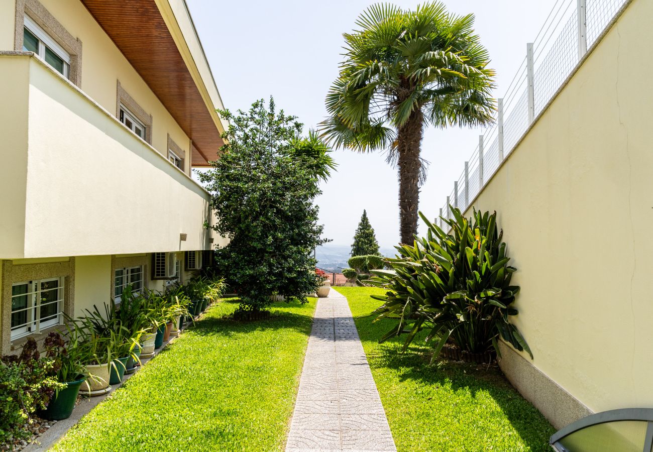 House in Carapeços - Casa Ar-Belo by House and People 