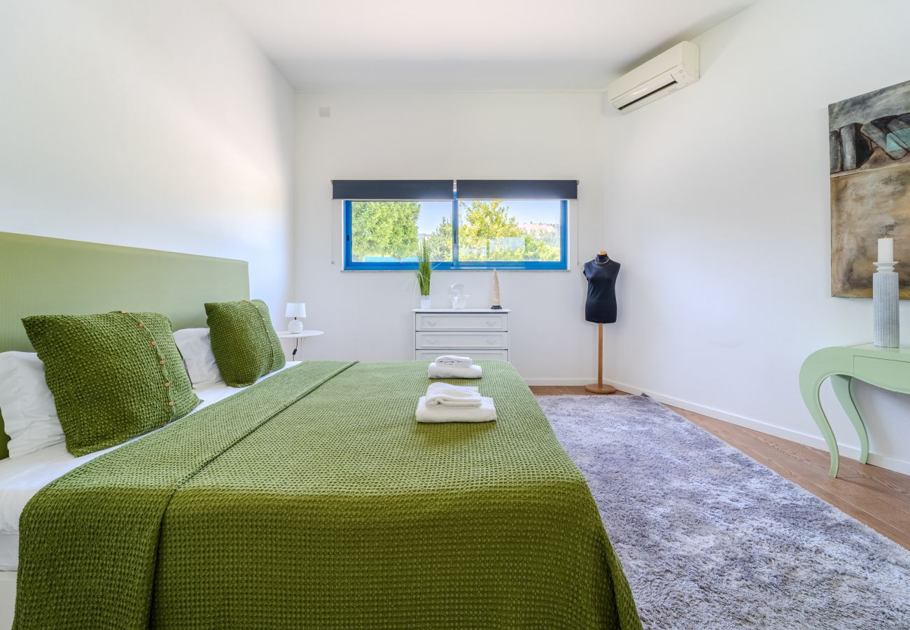 House in Santa Lucrécia de Algeriz - Casa da Teresa by House and People