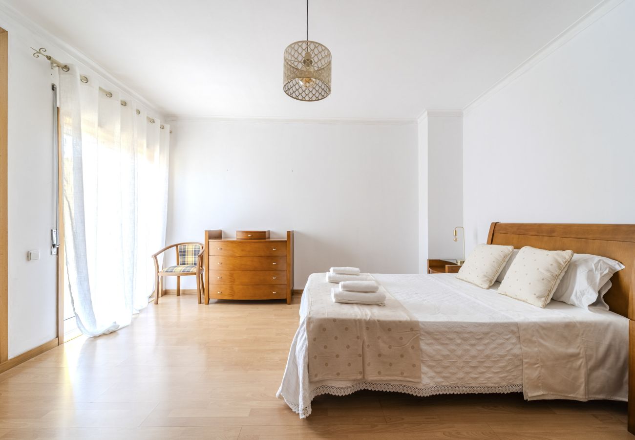 House in Vila Verde - Casa do Sol by House and People