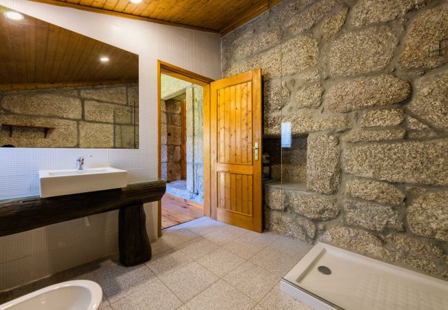 Casa en Vieira do Minho - Casa da Capela - House with infinity pool by House and People  Casa en Vieira do Minho - Casa da Capela - House with infinity pool by House and People