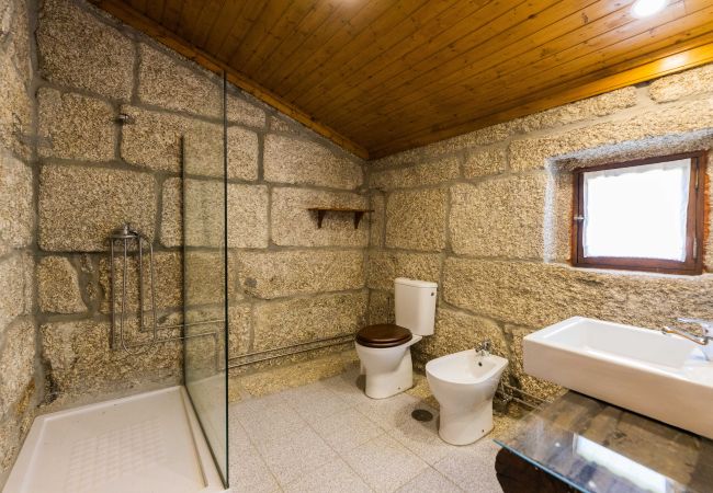 Casa en Vieira do Minho - Casa da Capela - House with infinity pool by House and People  Casa en Vieira do Minho - Casa da Capela - House with infinity pool by House and People