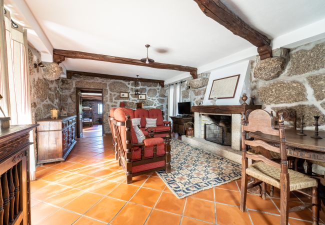 Casa en Vieira do Minho - Casa do Souto Vieira do Minho - Casa Rural com piscina by House and People Casa en Vieira do Minho - Casa do Souto Vieira do Minho - Casa Rural com piscina by House and People