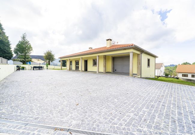 Casa en Paredes de Coura - Casa Belavista by House and People Casa en Paredes de Coura - Casa Belavista by House and People