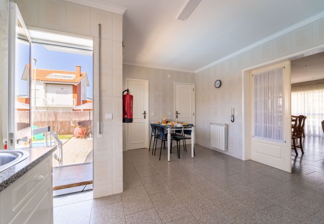 Casa en Esposende - Marinhas Esposende - Moradia V4 com piscina junto à praia by House and People pt Travessa Fra Casa en Esposende - Marinhas Esposende - Moradia V4 com piscina junto à praia by House and People pt Travessa Fra