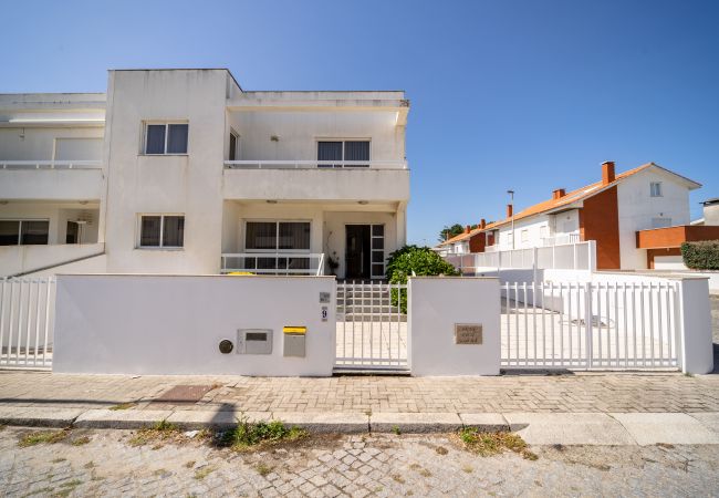 Casa en Esposende - Marinhas Esposende - Moradia V4 com piscina junto à praia by House and People pt Travessa Fra Casa en Esposende - Marinhas Esposende - Moradia V4 com piscina junto à praia by House and People pt Travessa Fra