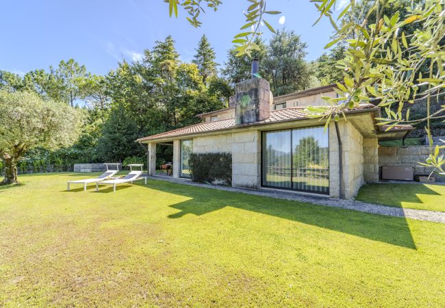 Casa en Caniçada - Ge House by House and People Casa en Caniçada - Ge House by House and People