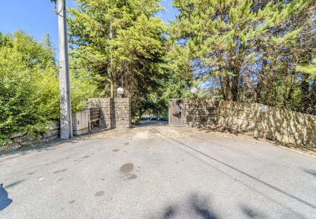 Casa en Caniçada - Ge House by House and People Casa en Caniçada - Ge House by House and People