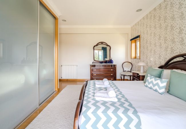 Casa en Carapeços - Casa Ar-Belo by House and People  Casa en Carapeços - Casa Ar-Belo by House and People