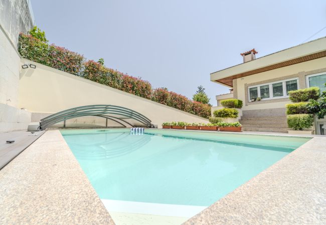 Casa en Carapeços - Casa Ar-Belo by House and People  Casa en Carapeços - Casa Ar-Belo by House and People