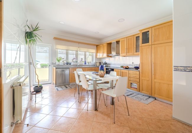 Casa en Carapeços - Casa Ar-Belo by House and People  Casa en Carapeços - Casa Ar-Belo by House and People