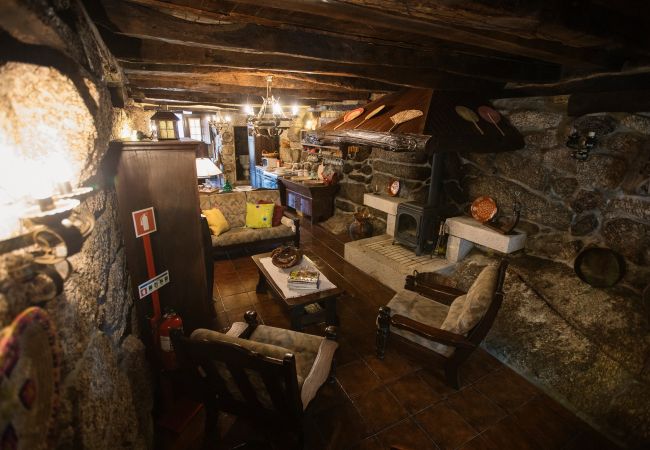 Casa en Valdosende - Quinta d' Azenha by House and People Casa en Valdosende - Quinta d' Azenha by House and People