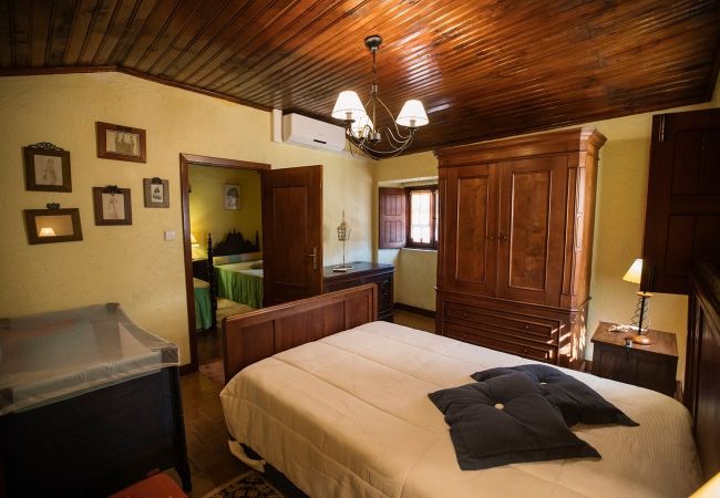 Casa en Valdosende - Quinta d' Azenha by House and People Casa en Valdosende - Quinta d' Azenha by House and People