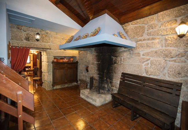 Casa en Valdosende - Quinta d' Azenha by House and People Casa en Valdosende - Quinta d' Azenha by House and People