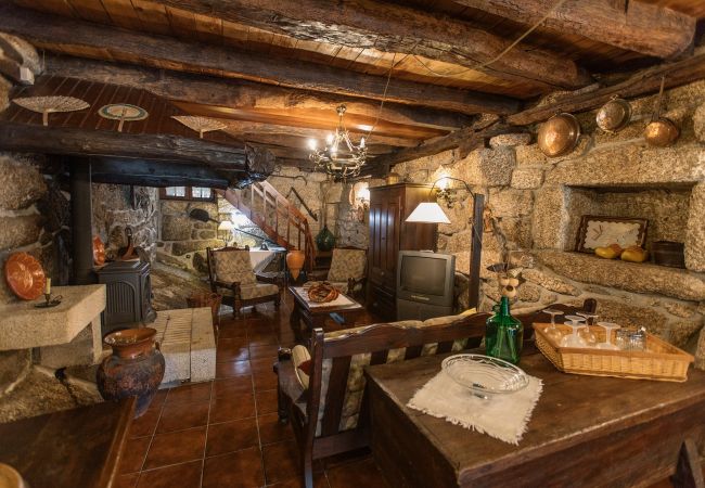 Casa en Valdosende - Quinta d' Azenha by House and People Casa en Valdosende - Quinta d' Azenha by House and People