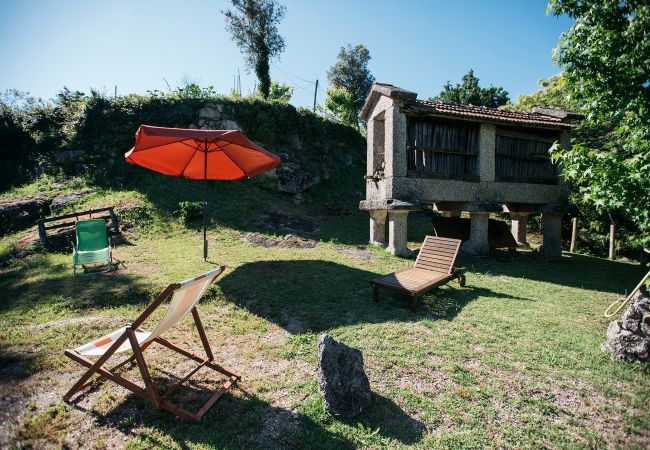 Casa en Valdosende - Quinta d' Azenha by House and People Casa en Valdosende - Quinta d' Azenha by House and People